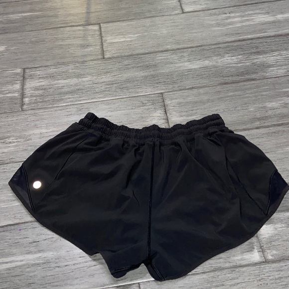 Lululemon Hotty Hot Short II *2.5"
Black Sz 8 - Picture 3 of 15